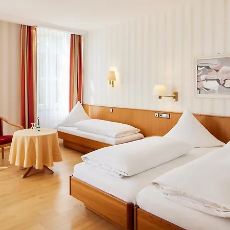 Zum Schiff Hotel 4*