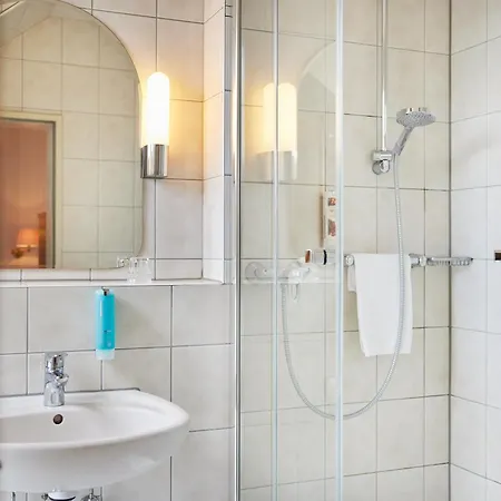 Hotel Zum Schiff 4*